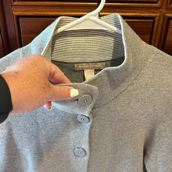 BananaRepublic women’s button down cardigan sweater, grey, size Large, 85% Pima - Picture 2 of 13